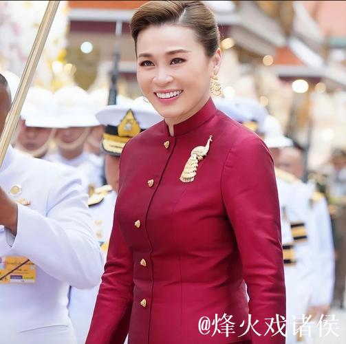 47岁苏提达出海前称体重,纯素颜很自信,32岁欧拉弄花枝招展颁奖 47岁苏提达出海前称体重,纯素颜很自信,32岁欧拉弄花枝招展颁奖